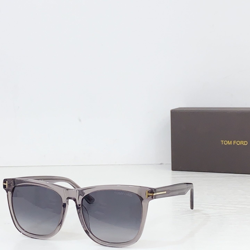TOM FORD